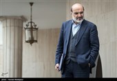 عبدالعلی علی‌عسگری رئیس سازمان صدا و سیما در در حاشیه جلسه هیئت دولت