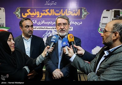 عبدالرضا رحمانی فضلی وزیر کشور در جمع خبرنگاران - ستاد انتخابات کشور