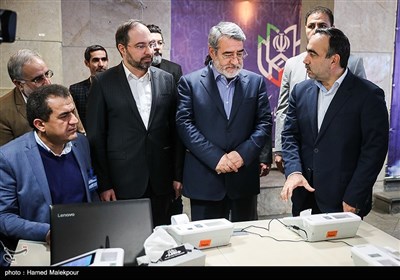 بازدید عبدالرضا رحمانی فضلی وزیر کشور از سالن پشتیبانی الکترونیکی انتخابات یازدهمین دوره مجلس شورای اسلامی