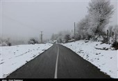بارش برف محورهای مواصلاتی استان اصفهان را در بر گرفت