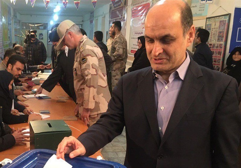 انتخابات ایران| استاندار گلستان رای خود را در صندوق انداخت
