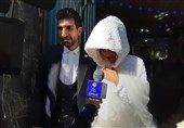انتخابات ایران|حضور عروس و داماد در مسجد جامع کرج برای شرکت در انتخابات مجلس