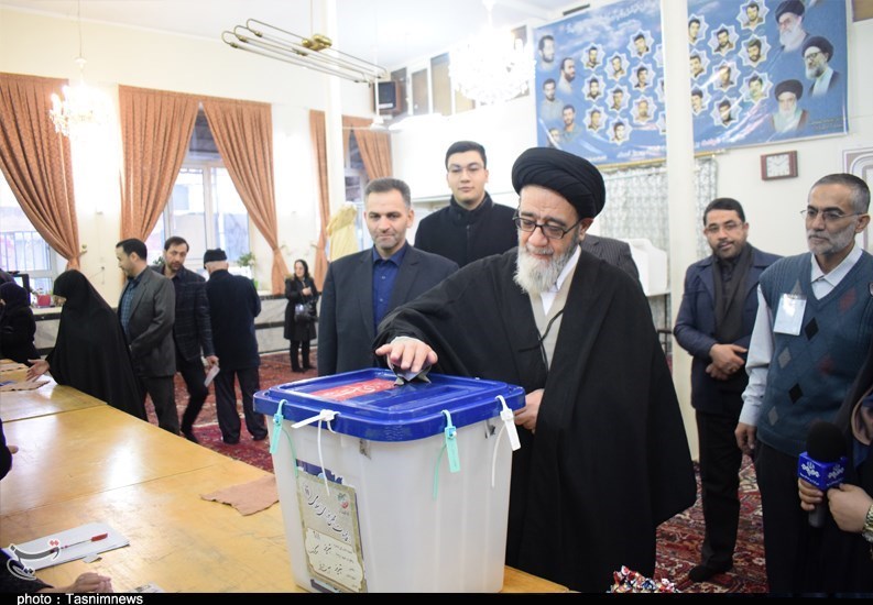 حضور حجت‌الاسلام آل‌هاشم در پای صندوق رای به روایت تصویر