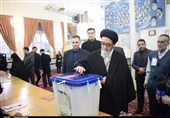 حضور حجت‌الاسلام آل‌هاشم در پای صندوق رای به روایت تصویر