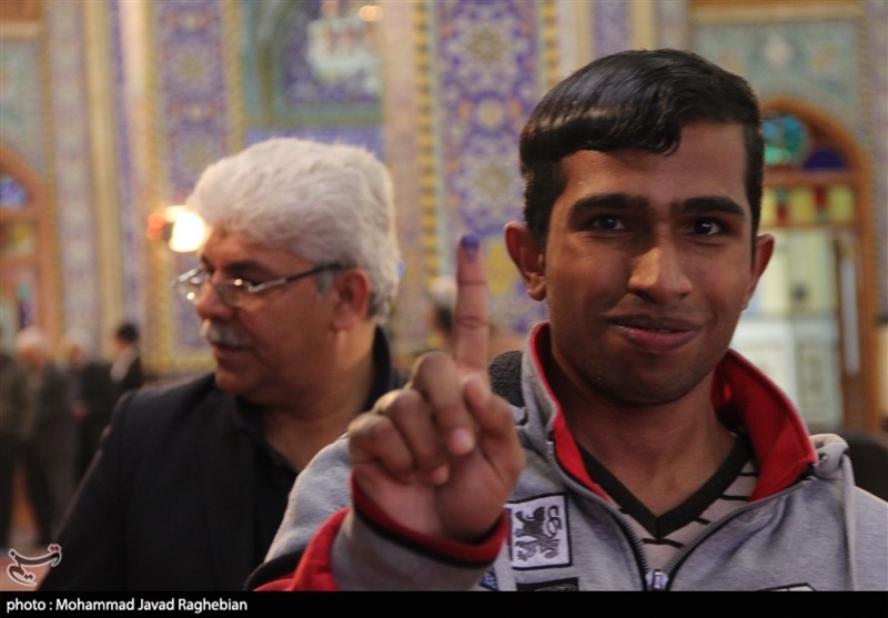 انتخابات ایران| روایت تصویری تسنیم از ساعات نخست رای‌گیری در یزد‌