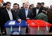 حضور محمدباقر قالیباف در پای صندوق رأی یازدهمین دوره انتخابات مجلس شورای اسلامی