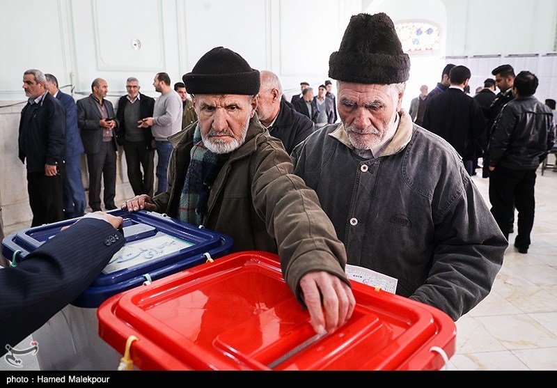 میزگرد انتخابات دور دوم مجلس شورای اسلامی اهواز| مردم براساس مبانی دینی پای صندوق رای حاضر شوند
