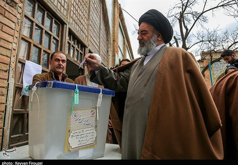 انتخابات ایران|نماینده ولی‌فقیه در استان کردستان رای خود را به صندوق انداخت