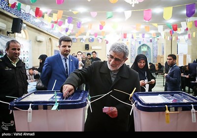 سردار اسماعیل قاآنی فرمانده نیروی قدس سپاه در پای صندوق رای