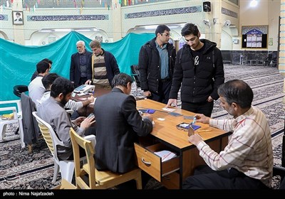 مشارکة اهالی مدینة مشهد فی الانتخابات البرلمانیة الحادیة عشرة