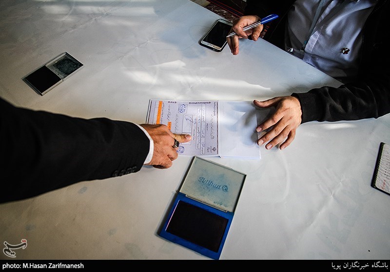 انتخابات ایران| رای‌گیری در برخی مناطق شهرستان بم با اعزام یک فروند بالگرد / مانیتورینگ هوشمند شعب اخذ رای