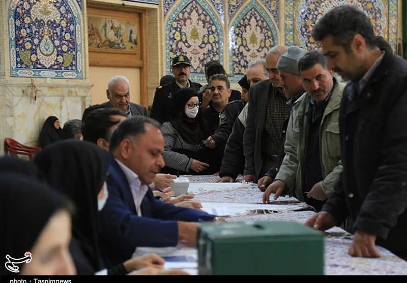 انتخابات ایران| مهلت رای‌گیری در اصفهان تا ساعت 22 تمدید شد