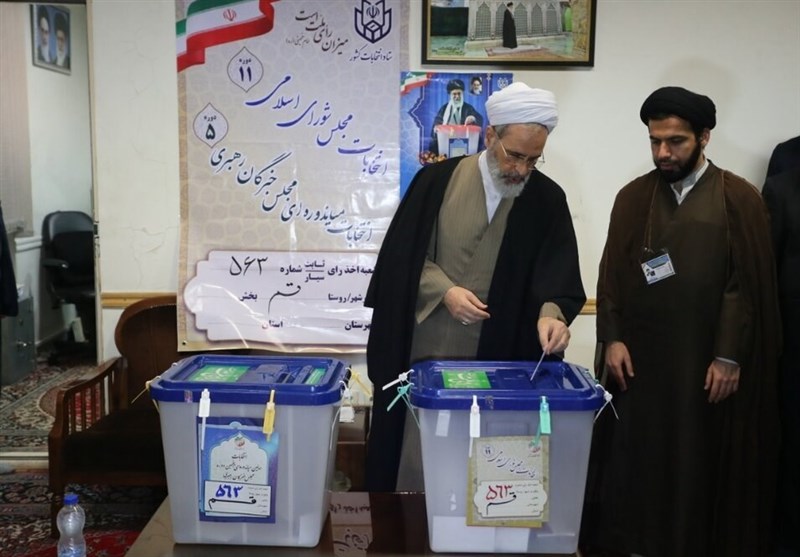انتخابات ایران| آیت‌الله اعرافی رای خود را به صندوق انداخت