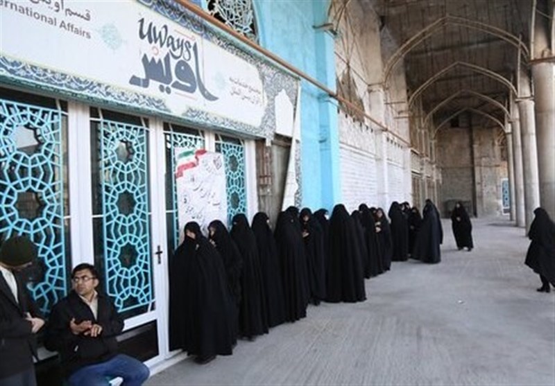 انتخابات ایران| حضور پرشور مردم قم در مسجد مقدس جمکران برای شرکت در انتخابات