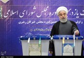 حضور حجت الاسلام حسن روحانی رئیس جمهور در پای صندوق رای در یازدهمین دوره انتخابات مجلس شورای اسلامی و میان‌دوره مجلس خبرگان