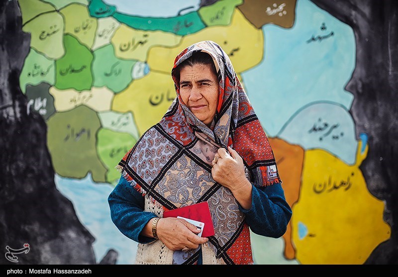 A prepared to vote in Golestan Province