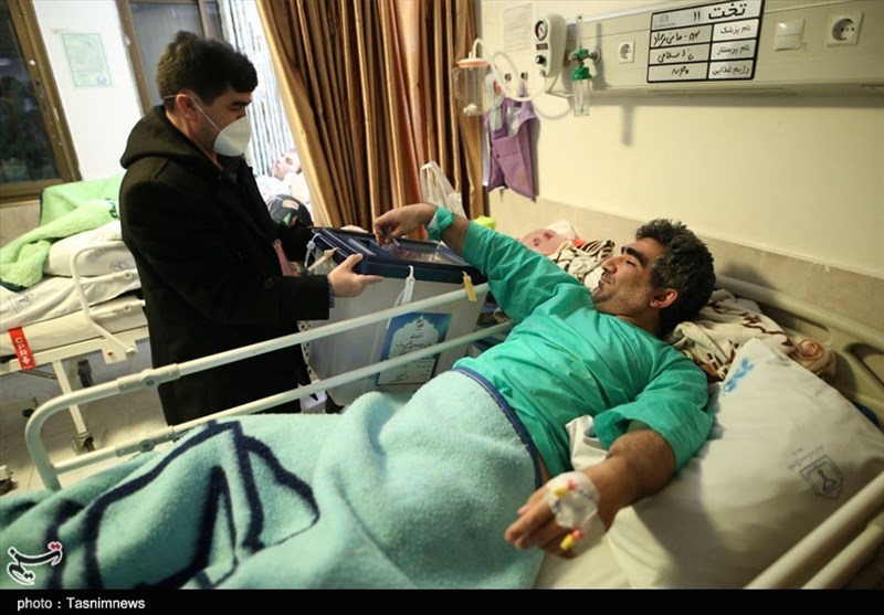 انتخابات ایران| صندوق سیار اخذ آراء در بیمارستان امام علی(ع) بجنورد به روایت تصاویر