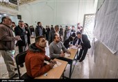 حضور مردم در شعبه اخذ رای یازدهمین دوره انتخابات مجلس شورای اسلامی در  مسجد خاتم‌الانبیاء شهرک واوان اسلامشهر