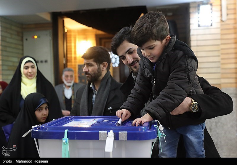 نظرسنجی‌ها برای انتخابات 1400 چه می‌گویند؟/ مردم چه دغدغه‌هایی در انتخابات دارند؟/ کدام گفتمانها و رویکردها شانس بیشتری دارند؟