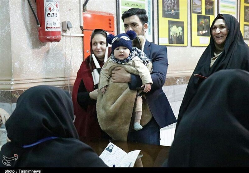 انتخابات ایران| حضور پرشور مردم استان مرکزی در شعب اخذ رأی به روایت تصویر‌