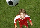 ممنوعیت ضربات سر برای فوتبالیست‌های زیر 12 سال در بریتانیا