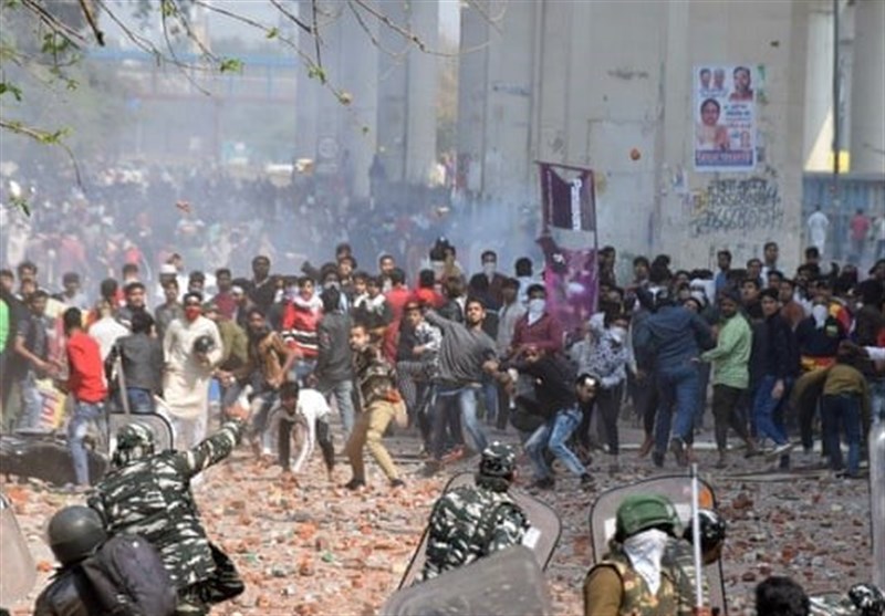 Delhi Rocked by Deadly Protests during Trump&apos;s India Visit (+Video)