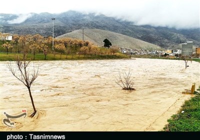تازهترین اخبار سیلاب ایران| آمادگی خوزستان برای مقابله با سیل احتمالی / خطر ورود آب به داخل شهر پلدختر برطرف شد + فیلم