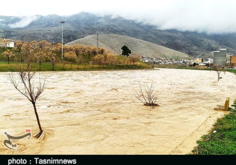تداوم بارش در لرستان؛ ساکنان حاشیه رودخانه‌ها منازل خود را ترک کنند