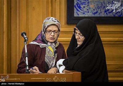 زهرا صدراعظم نوری و ناهید خداکرمی در جلسه علنی شورای شهر تهران