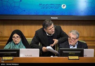 محسن هاشمی، محمد سالاری و زهرا نژادبهرام در جلسه علنی شورای شهر تهران