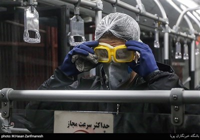ضدعفونی و شست و شوی واگن های بی آر تی و مترو در تهران
