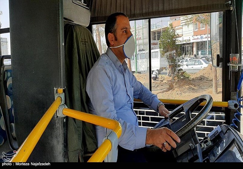 اردبیل| رانندگان تاکسی و اتوبوس‌ها موظف به استفاده از دستکش یکبارمصرف شدند