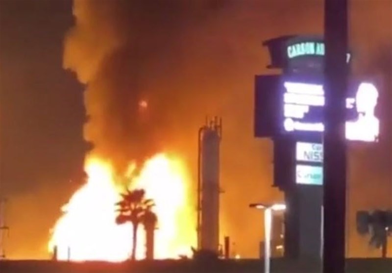 پالایشگاه نفت آمریکا دچار آتش سوزی گسترده شد
