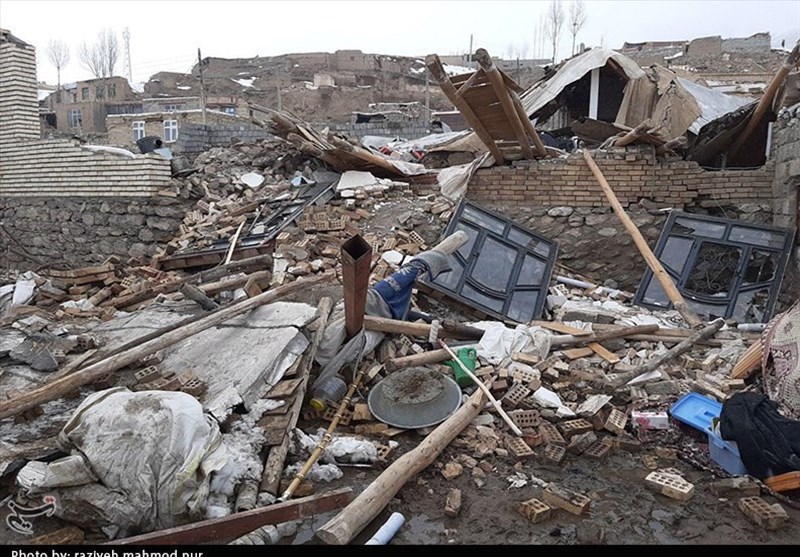 گزارش میدانی خبرنگار تسنیم از محل زلزله قطور; عمده‌ترین مشکل زلزله‌زدگان نبود چادر و اسکان + تصاویر