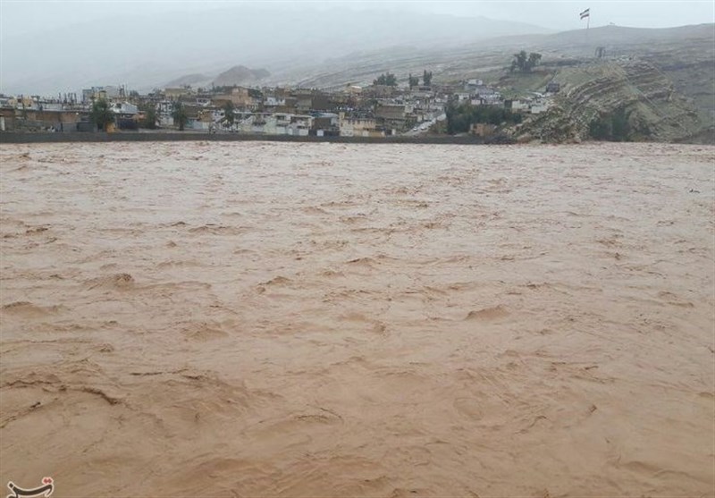 دستور ویژه استاندار آذربایجان‌غربی برای رفع مشکلات سیل‌زدگان مهاباد