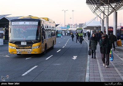 پایانه تاکسی و اتوبوسرانی در میدان آزادی