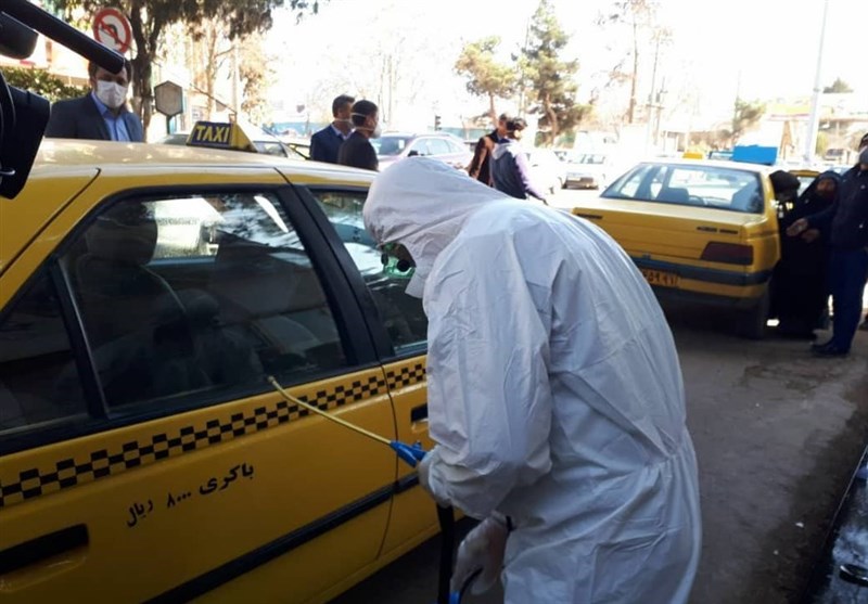 گروه‌های جهادی گلستان هم برای مقابله با کرونا وارد میدان شدند/ ضدعفونی تاکسی‌های شهری گرگان از سوی بسیجیان‌