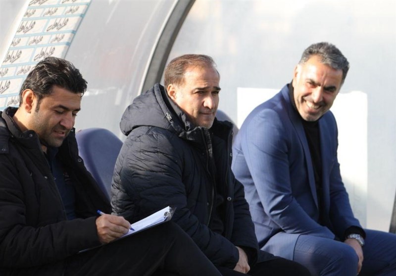دین‌محمدی: اگر ادعا می‌کنیم فوتبال‌مان حرفه‌ای است باید هر 4 روز یک بار بازی کنیم