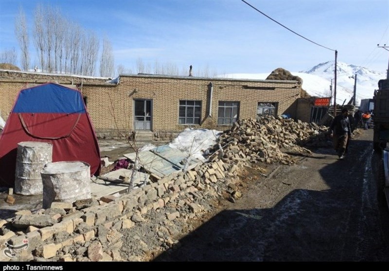 زلزله آذربایجان‌غربی خسارت جانی نداشت/ 5000 چادر بین زلزله‌زدگان توزیع شد‌