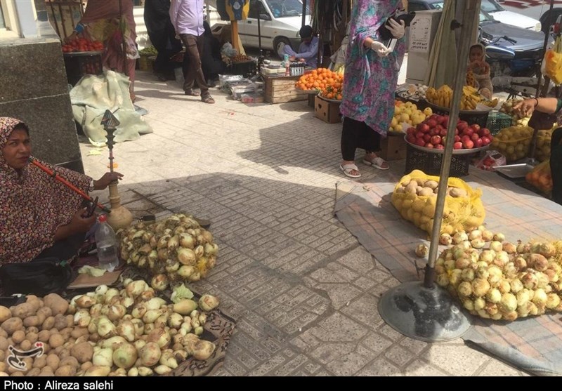 گزارش| شهروندان ارومیه‌ای از سد معبر توسط مغازه‌داران گلایه دارند