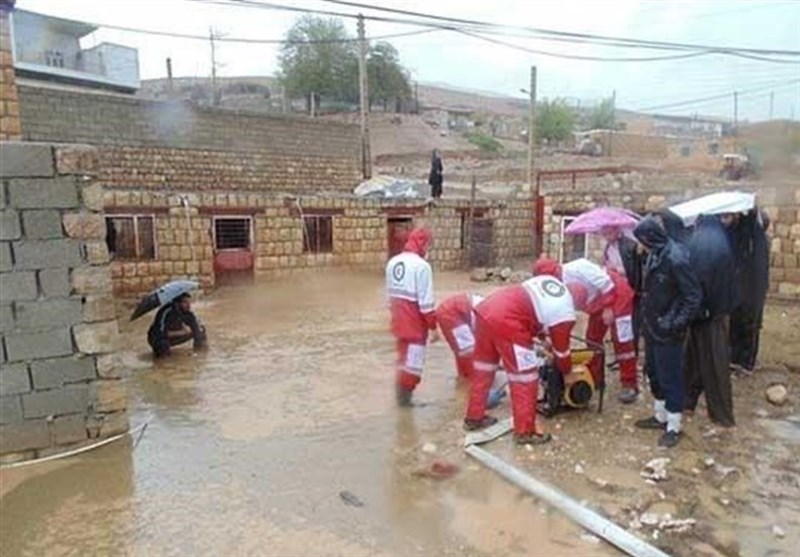 اقلام امدادی بین روستاییان سیل‌زده کوهدشت توزیع شد