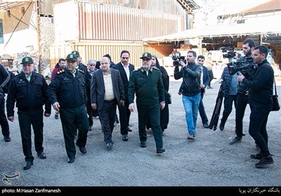 بازدید سردار حسین رحیمی رئیس پلیس پایتخت از دستکش های احتکار شده در 4انبار در جنوب تهران