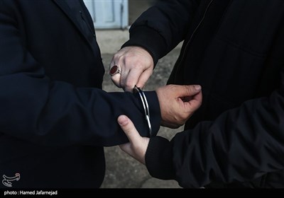 بازداشت یکی از محتکران اقلام پزشکی در مدرسه متروکه توسط سازمان اطلاعات سپاه