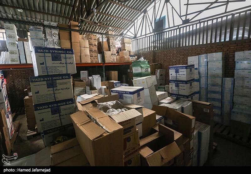 اطلاعات سپاه خوزستان 44 هزار دستکش پزشکی احتکار شده را کشف کرد
