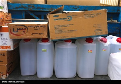 کشف مواد ضدعفونی کننده و اقلام پزشکی احتکارشده در مدرسه متروکه توسط سازمان اطلاعات سپاه