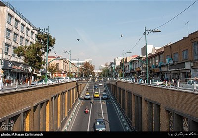 خیابان حافظ یکی از اصلی ترین خیابان هایی است که دسترسی به این محله را آسان میکند