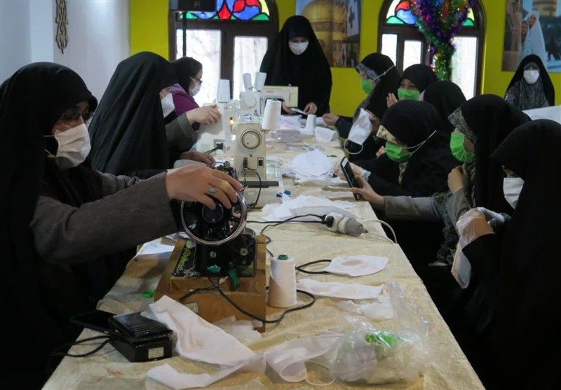 گزارش ویدئویی تسنیم| ورود جهادگران بسیجی گیلان در عرصه نبرد با کرونا‌ / تولید ‌ماسک ‌در مجتمع فرهنگی حضرت زهرا(س)‌