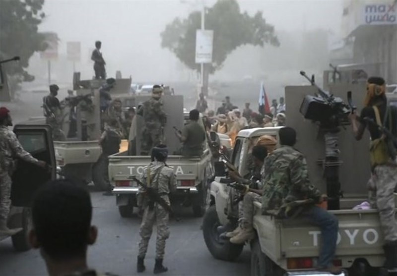 UAE-Backed Separatists Prevent Saudi Troops from Entering Yemen&apos;s Aden: Report