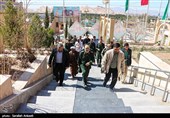 حضور سردار سرلشکر حسین سلامی فرمانده کل سپاه پاسداران  در گلزار شهدای کرمان 