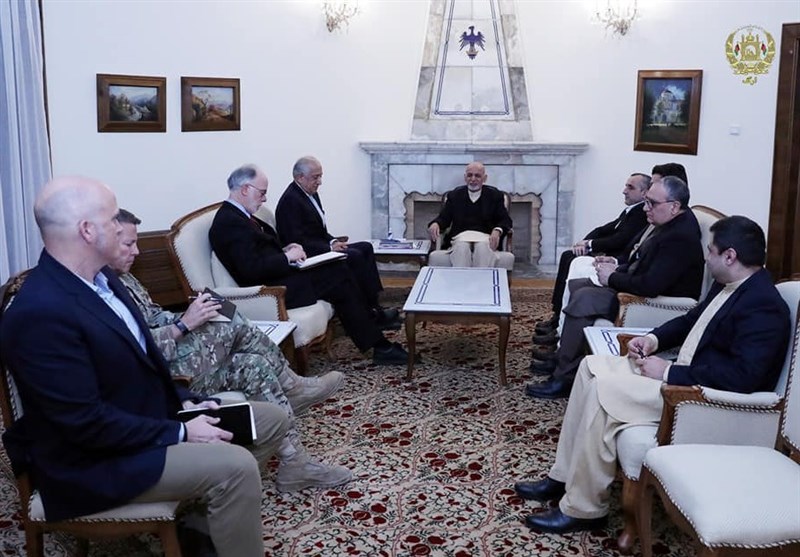پادرمیانی برای حل جنجال‌های انتخاباتی افغانستان؛ «خلیلزاد» با «غنی» دیدار کرد